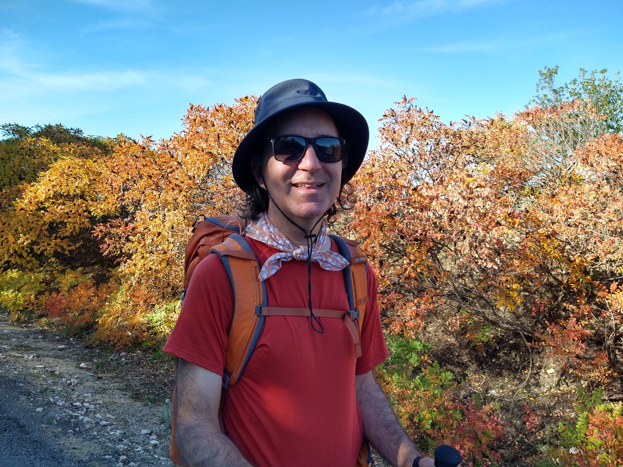 Nedjo with fall colours along the Vía Verde del Aceite.