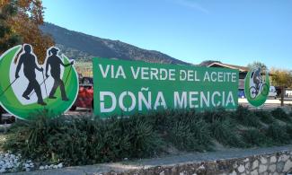 Sign for Doña Mencía and Vía Verde.